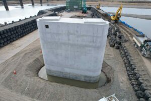 伊勢市道高向小俣線(宮川橋)橋梁架替(下部工)工事(P4橋脚）